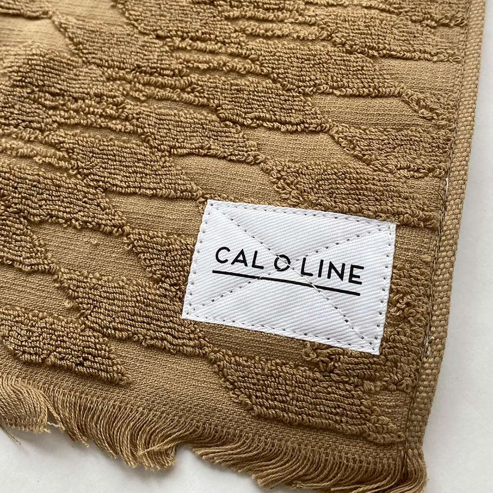 SOLID COLOR TOWEL