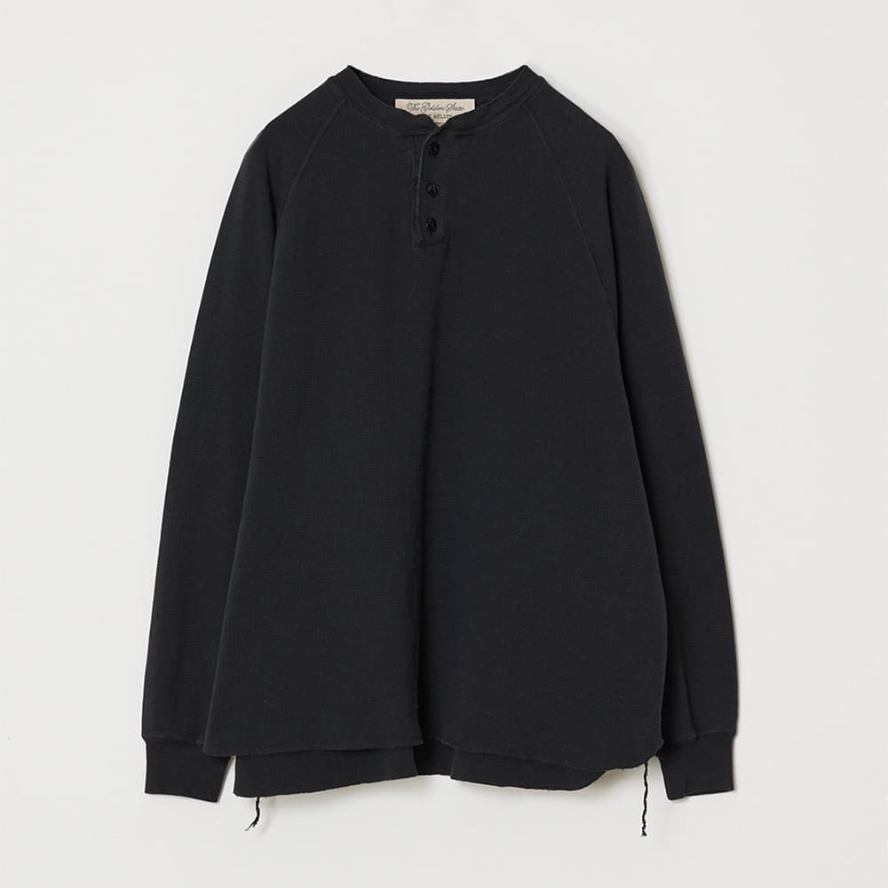 W-tuck Henley neck long sleeve T-shirt