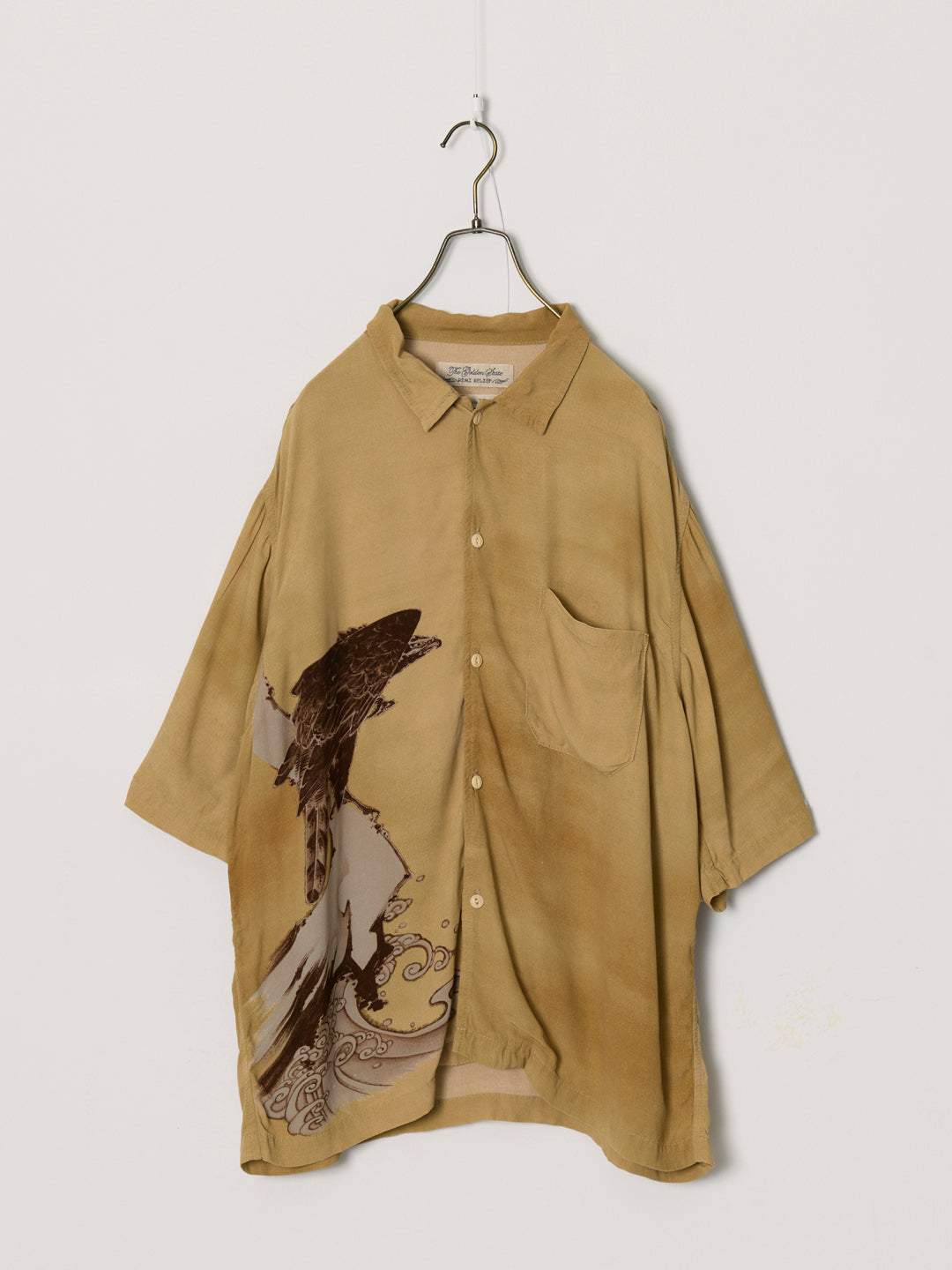 レーヨン鷹柄シャツ半袖
