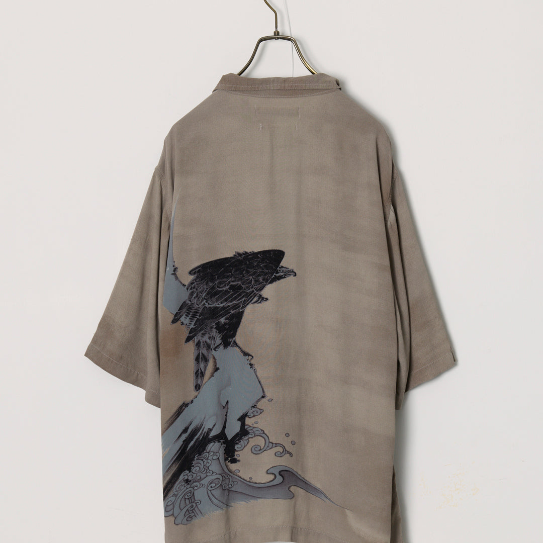 レーヨン鷹柄シャツ半袖