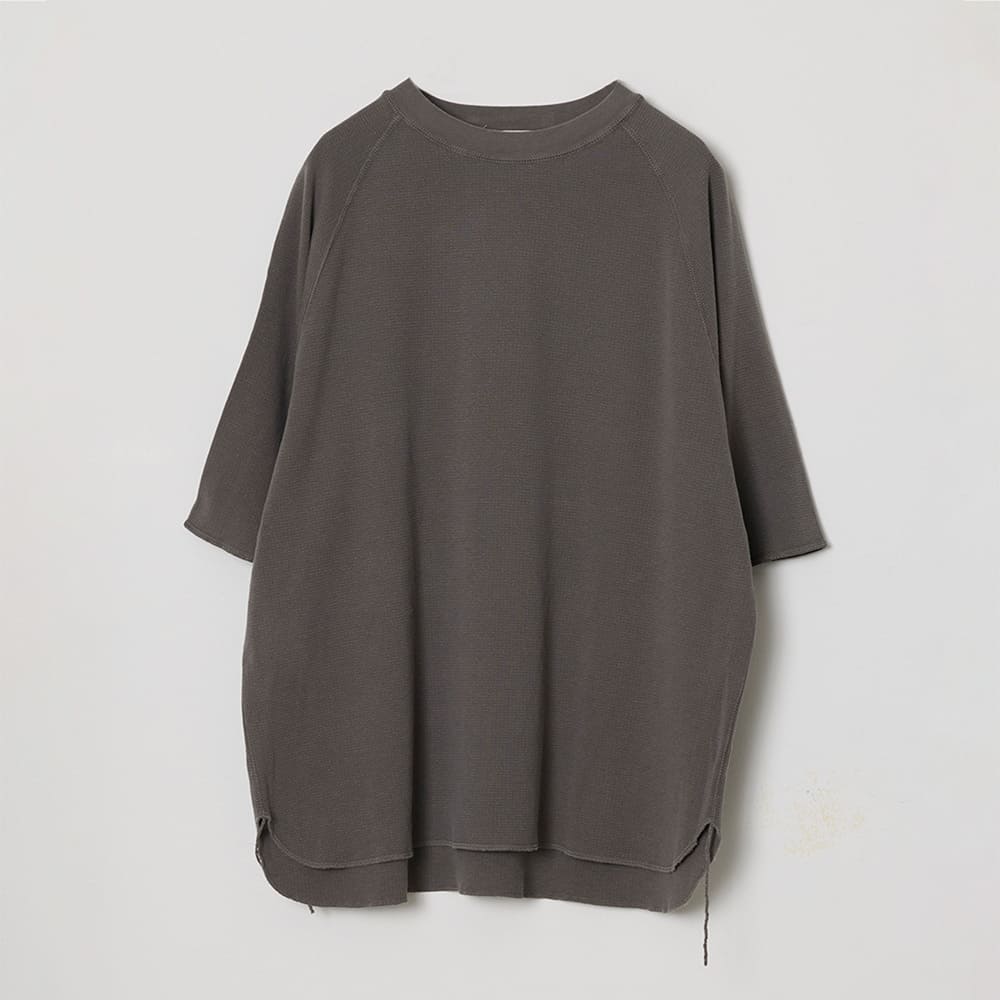 Double-tuck Raglan T-shirt