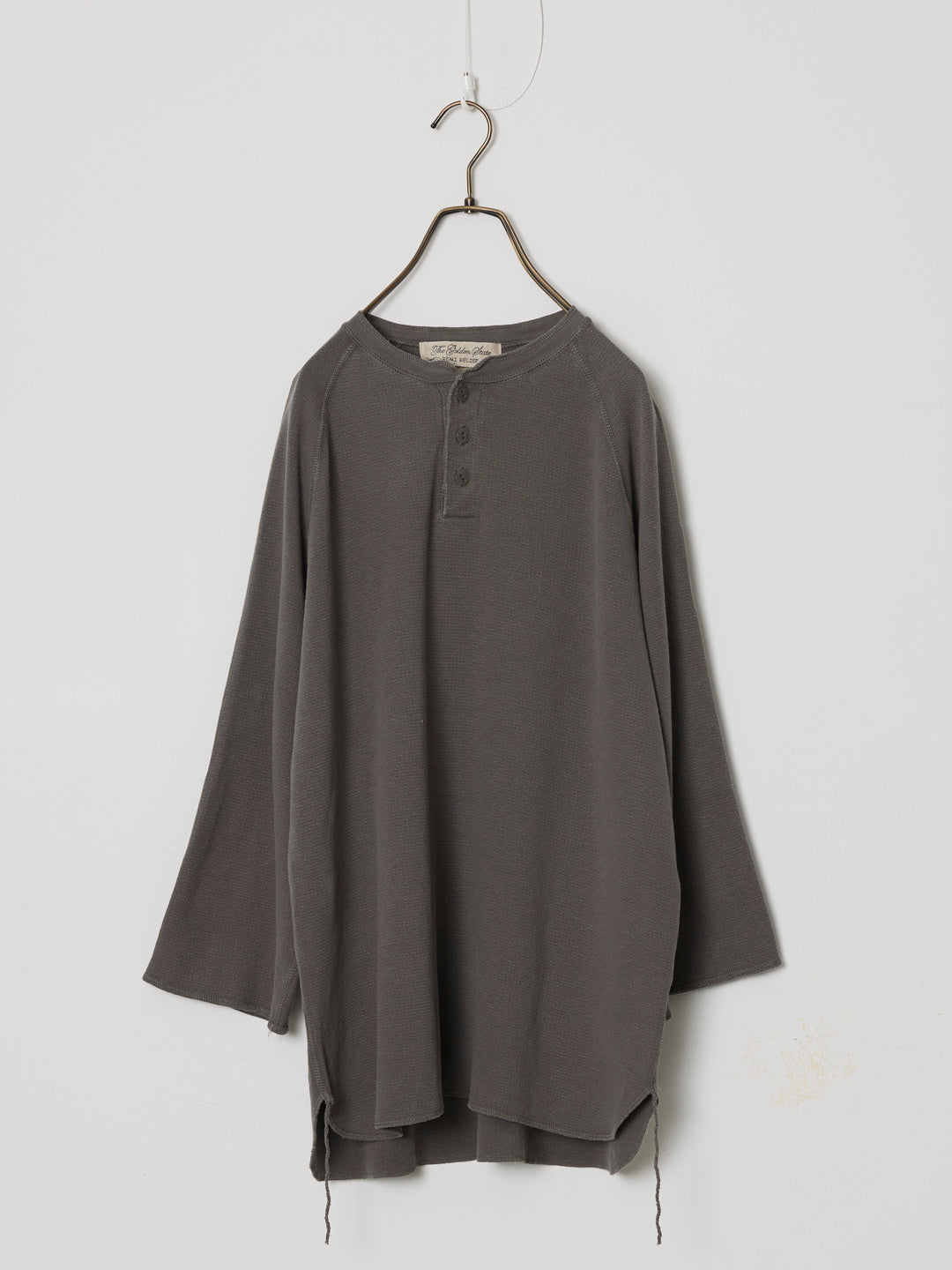 W-tuck Raglan Henley Neck 3/4 Sleeve T-shirt