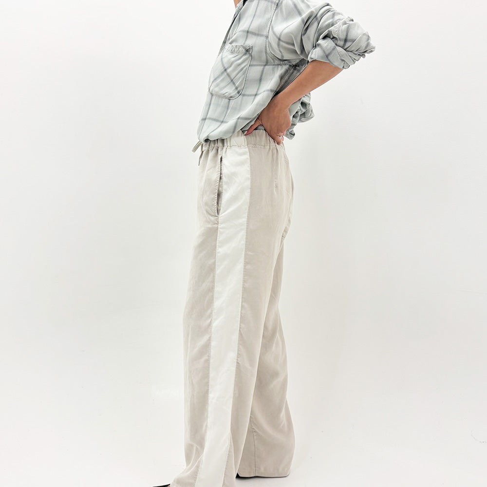 에코 스웨이드 바지 26SS 모델