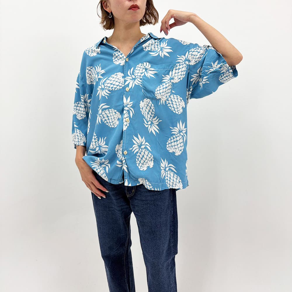 パイナップル柄アロハシャツ